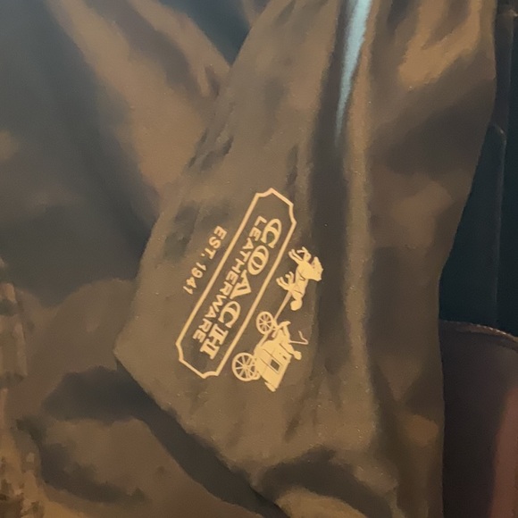 Coach Set - Picture 3 of 3